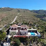 Апартаменты Casantilvia Heated Pool Paradise
