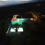 Casantilvia Heated Pool Paradise * Адехе
