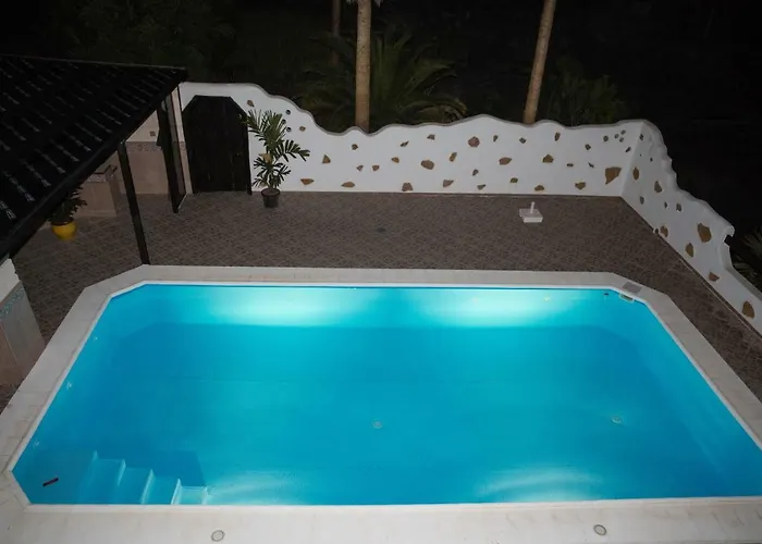 Casantilvia Heated Pool Paradise アパート アデヘ