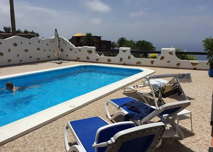 Casantilvia Heated Pool Paradise アデヘ