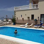 Διαμέρισμα Casantilvia Heated Pool Paradise *